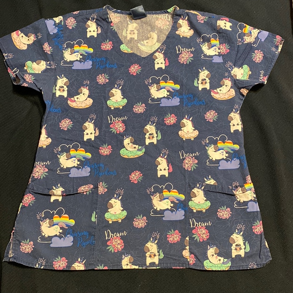 Unicorn print Zoe & Chloe scrub top